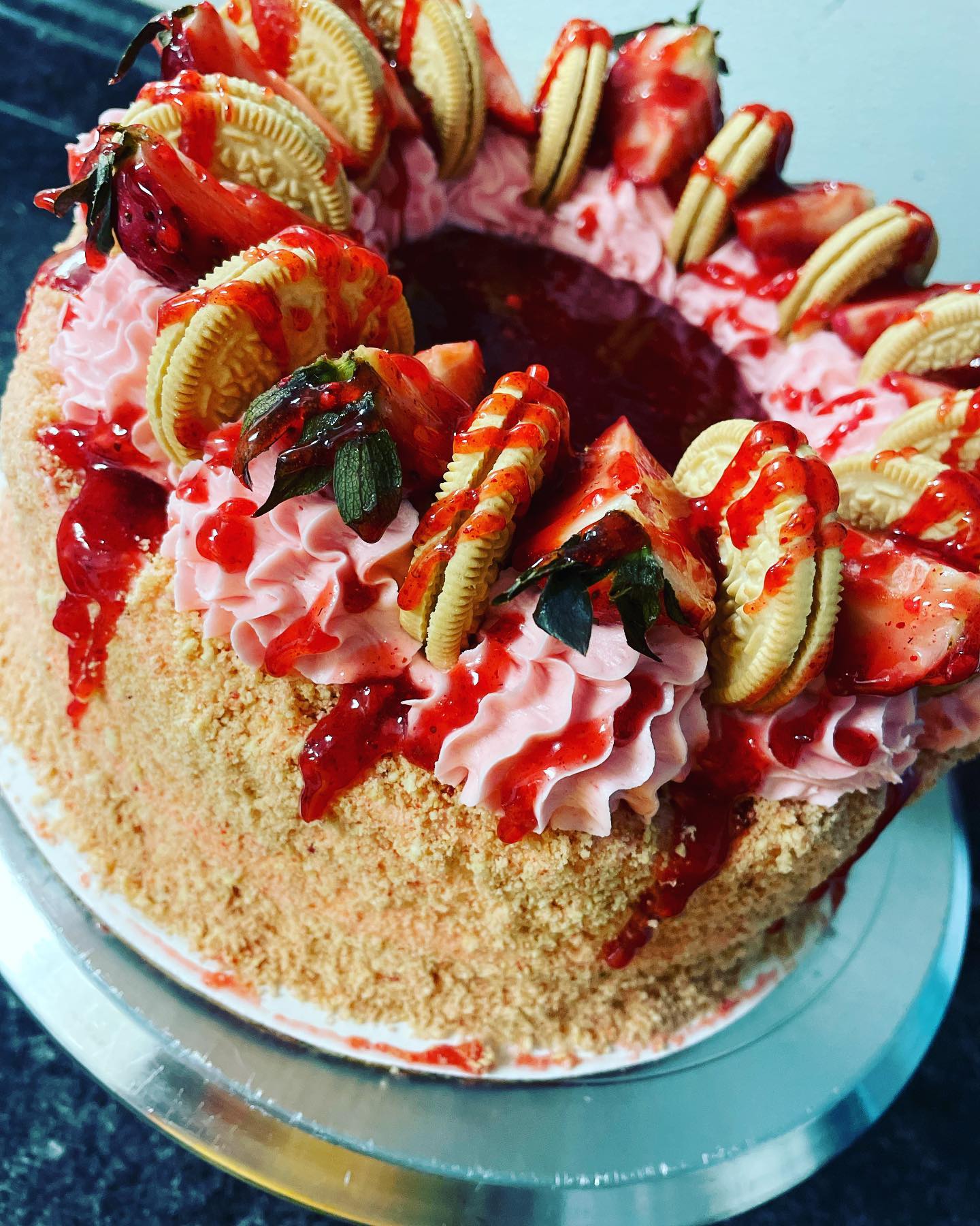 Strawberry Crunch Supreme Cakes